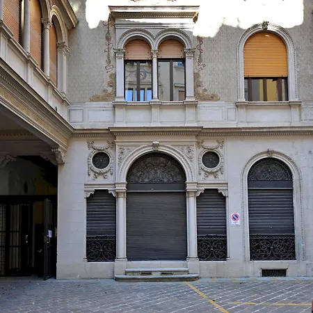 Heart - San Sepolcro Duomo Hotel *